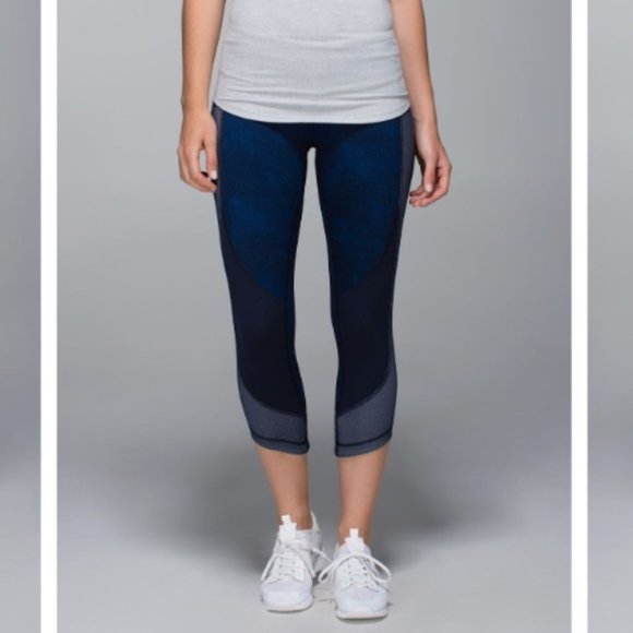 EUC LULULEMON Wunder Under Crop Pant Size 8 Sashico Inkwell Blue - Picture 2 of 7